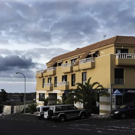 With 2 Bedrooms In Icod De Vinos, With Wonderful Sea Vie Appartamento